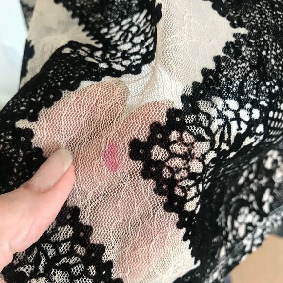 love, FIRE Black & Cream Lace Sleeveless Dress‎ - M - Picture 7 of 9